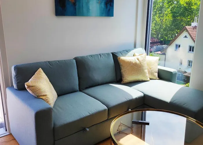 Penthouse Neben U2- U-bahn Apartment *